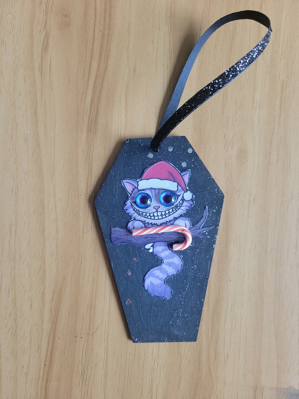 🧋NEW🧋Whimsical Cheshire Cat Ornament with Candy Cane - Purple
